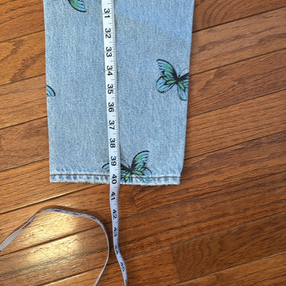 PACSUN Women’s Butterfly Embroidered Light Wash Jeans Size 26 waist - Picture 8 of 8